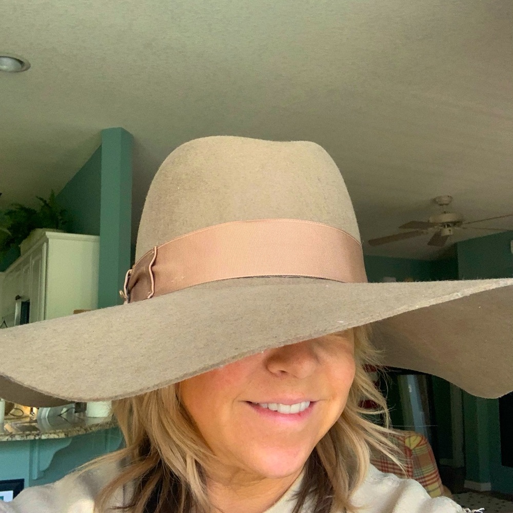 - Stetson Midtown B Hat